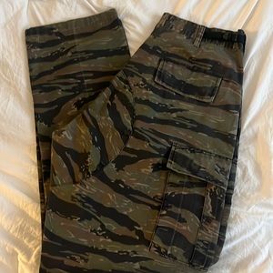 Military men’s bus tiger stripe medium regular